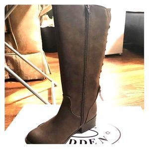 new steve madden boots size 2